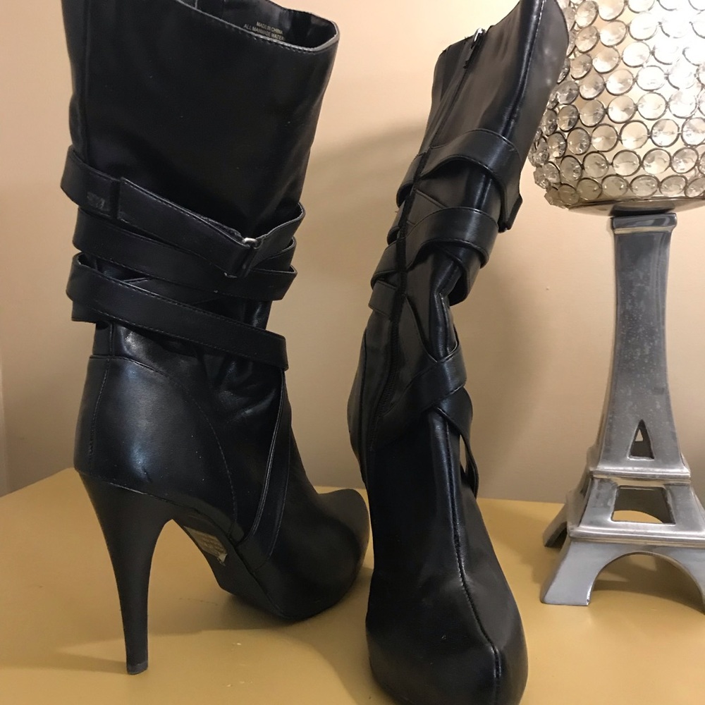 Boots - Picture 3 of 3